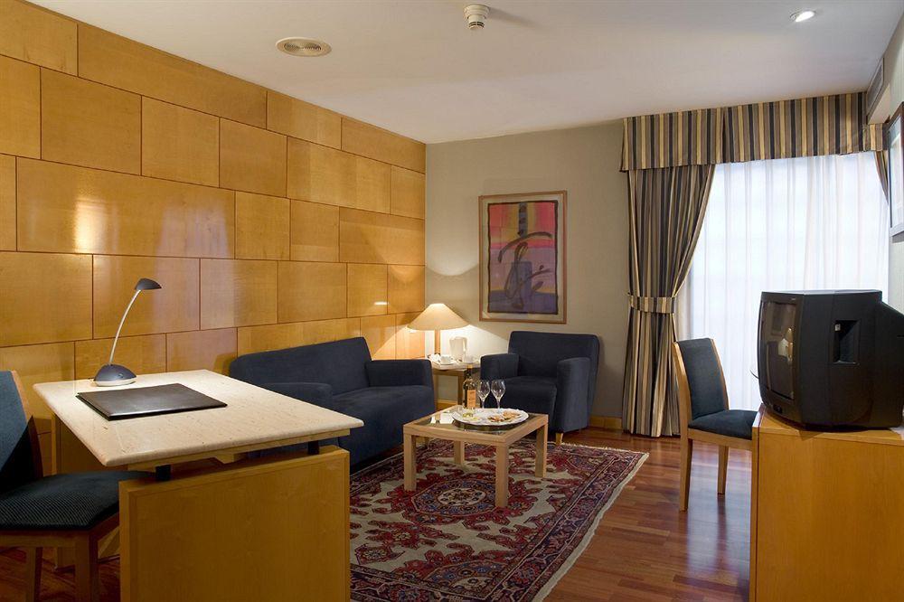 Hotel Ciudad De Valladolid Bilik gambar