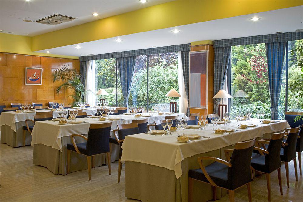 Hotel Ciudad De Valladolid Restoran gambar